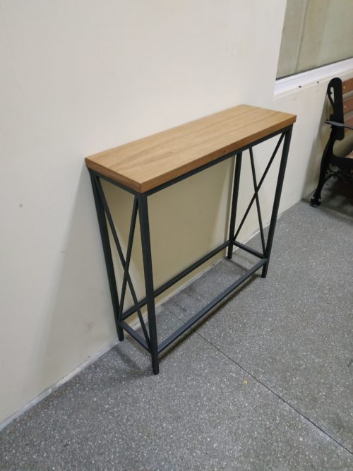 Консольный столик на металлическом основании